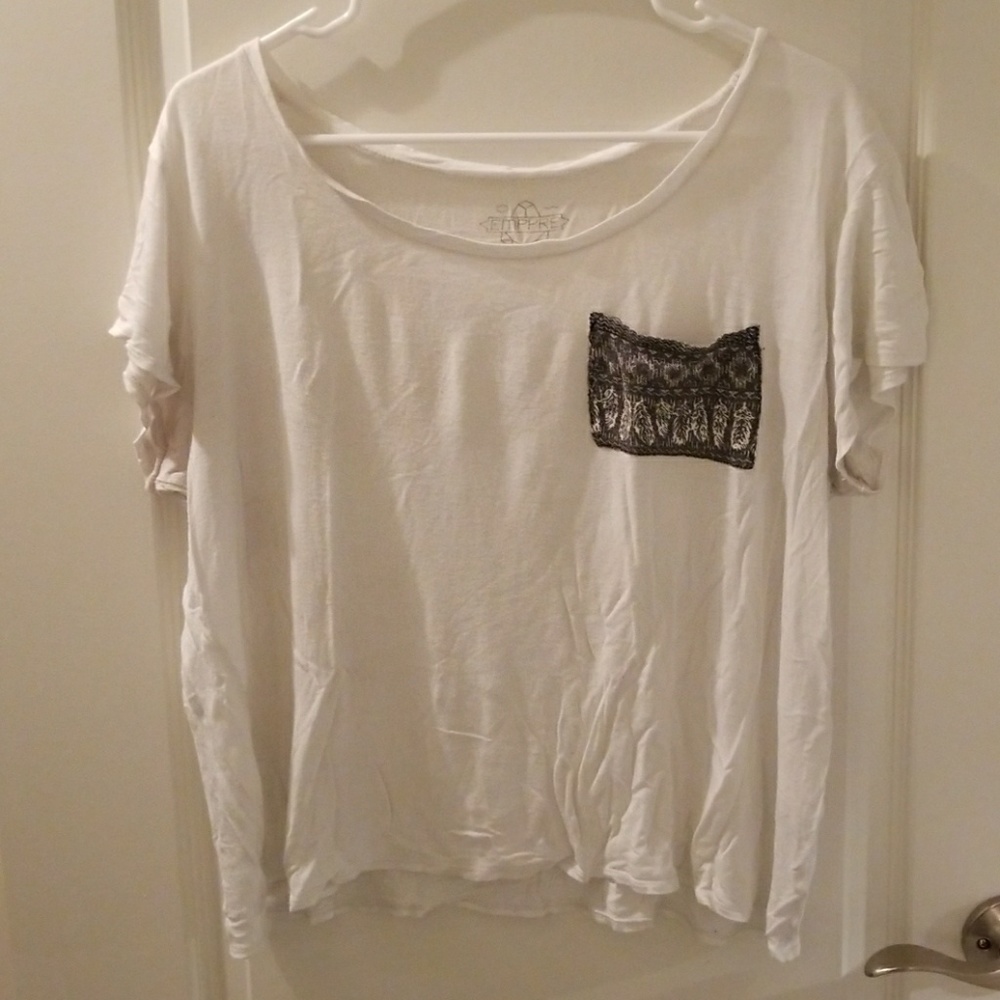 White tee with Aztec print pocket